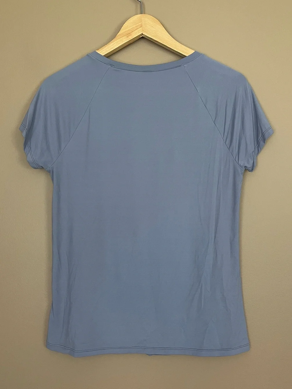 {Alo} Short Sleeve Performance Tee - Womens Small